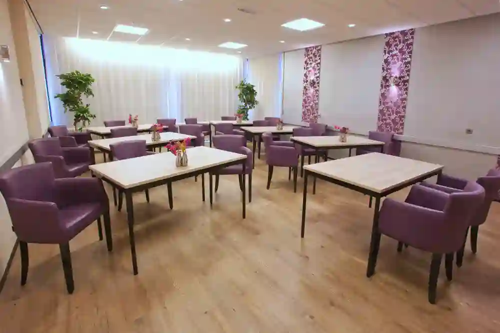 Breevaartzaal in vergaderopstelling