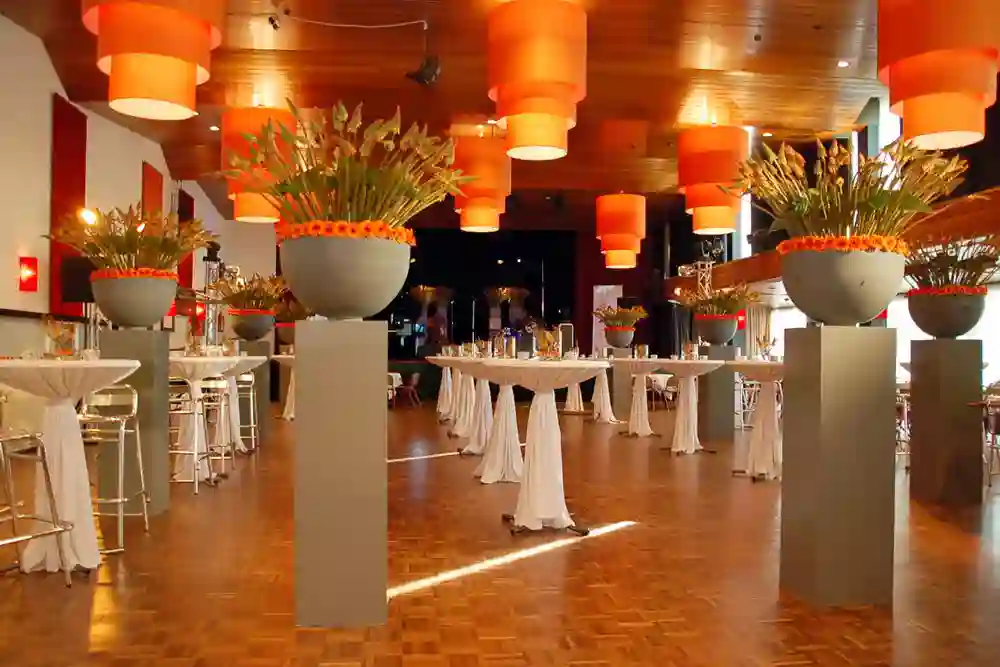 Wierickezaal met bloemen